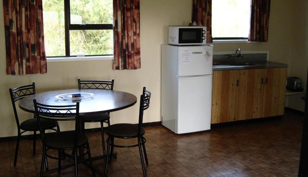 Opononi Hotel Habitación foto